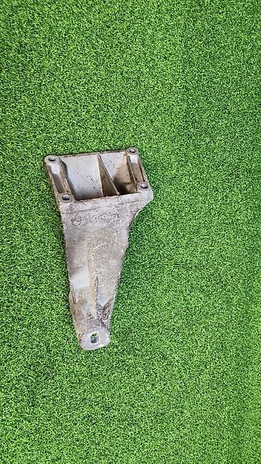 м5: Опорная пята кранштэйна левая е46 м54 21 11 1 —094 697 Год 2001 — 4