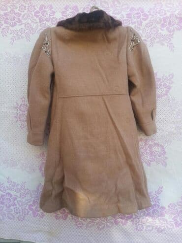 платя на прокат: Зимнее польто на девочку 
2, 3 класс — 2