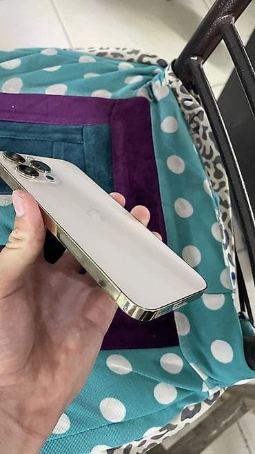 max 3: IPhone 13 Pro Max, Б/у, 256 ГБ, Золотой, Защитное стекло, Чехол, 80 % — 2