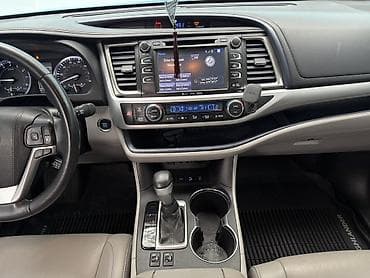 шторка багажа: Toyota Highlander: 2019 г., 3.5 л, Автомат, Бензин, Кроссовер — 9