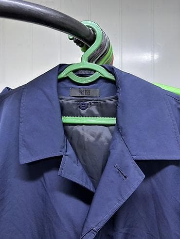 светло голубые: Плащ-пальто Uniqlo, мужской - Классический однотонный цвет — 2