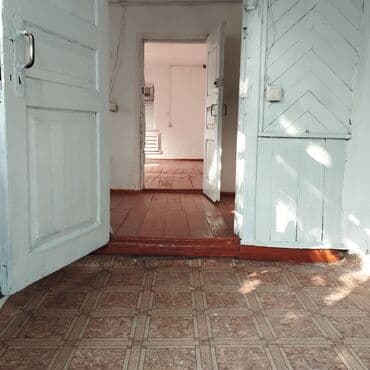 Полдома, 60 м², 3 комнаты, Собственник, Косметический ремонт at lalafo.kg Полдома, 60 м², 3 комнаты, Собственник, Косметический ремонт