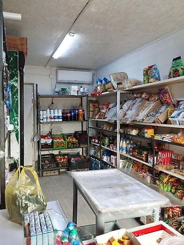 холодильник бытовой: Торговые холодильные витрины (2 шт.) вертикального типа со стеклянными — 2