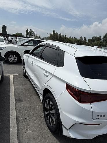 bye e5: BYD E2: 2025 г., Автомат, Электромобиль, Хэтчбэк — 3