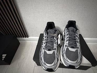 Мужские кроссовки, 42, Adidas, Новый, цвет - Серый