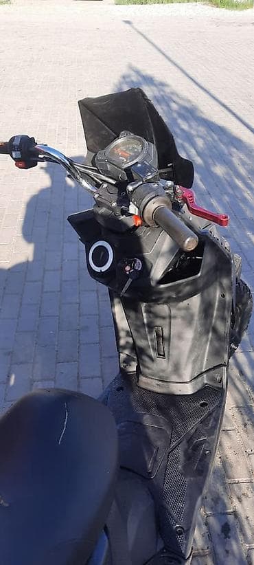 kia ev9: Скутер 50–125 см³, спортивный дизайн, черный цвет.срочно Особенности — 5