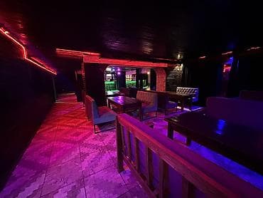 Аренда коммерческой недвижимости: Прадается право аренды!!! Срочно!! 300кв/М Караоке Nightclub — — 2