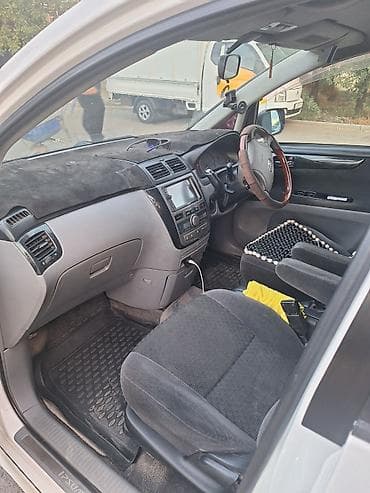Транспорт: Toyota Ipsum: 2003 г., 2.4 л, Автомат, Газ, Минивэн — 7