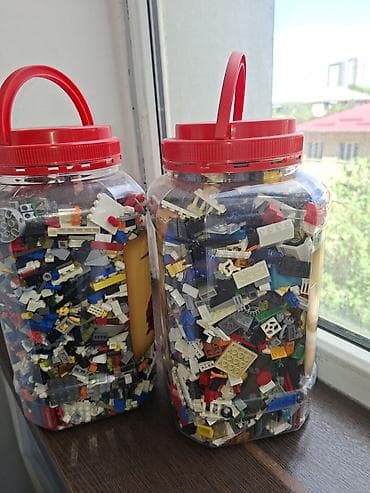 скупка лего: Сборный набор LEGO — крупная россыпь деталей в двух прозрачных банках — 2