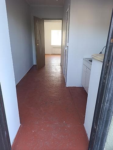 аренда лента: Новопавловкада Заря р-н Крупская көчөсүндө 1 комнат студия берилет — 2