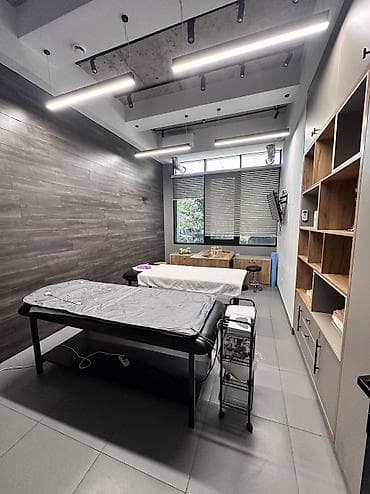 адрес офис: Аренда офисов, 80 м², В жилом комплексе, 1 линия, С оборудованием, С отдельной кухней — 2