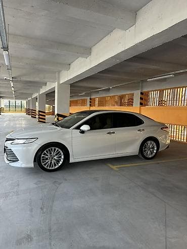 Toyota Camry: 2019 г., 2.5 л, Автомат, Бензин, Седан