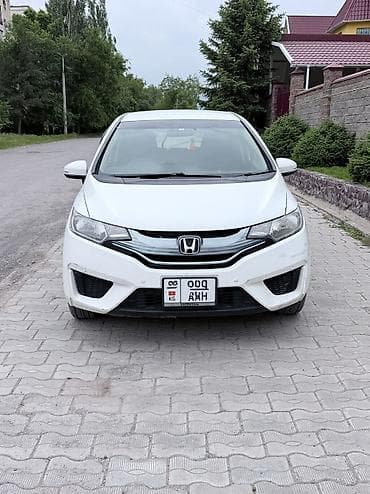Honda Fit: 2015 г., 1.5 л, Автомат, Гибрид, Хэтчбэк