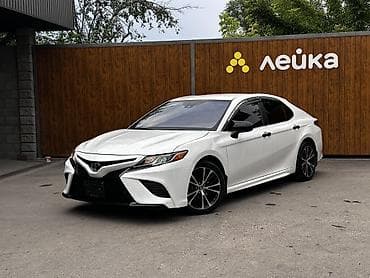 Toyota Camry: 2019 г., 2.5 л, Автомат, Бензин, Седан