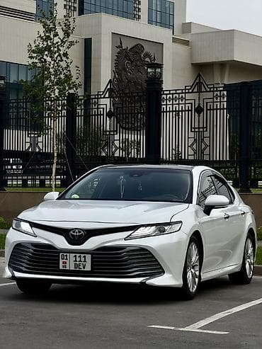 Toyota Camry: 2018 г., 2.5 л, Автомат, Бензин, Седан — 10