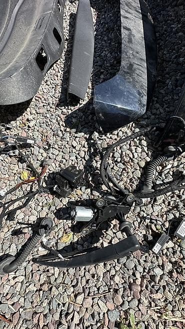 запчасти samsung qm6: QM6 - (Полный комплект) задней багажной двери, кроме самого каркаса — 6