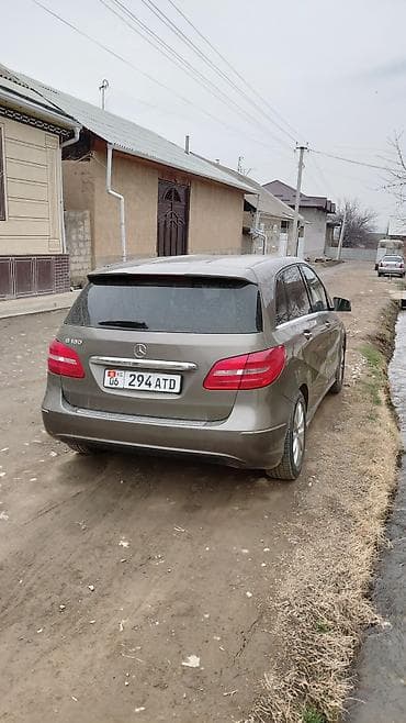 Mercedes-Benz B-Class: 2013 г., Хэтчбэк