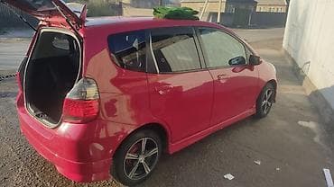 mini countryman: Honda Fit: 2001 г., 1.3 л, Бензин, Универсал — 2