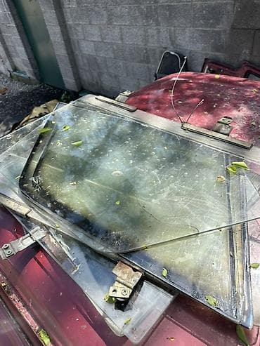 подсветка для авто: Комплект автомобильных стекол с фурнитурой. - Несколько плоских и — 1