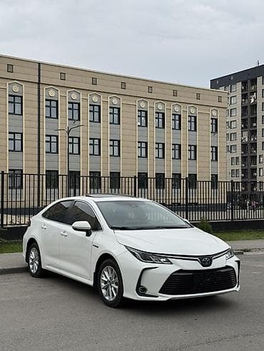 Toyota Corolla: 2020 г., 1.8 л, Автомат, Гибрид, Седан — 3