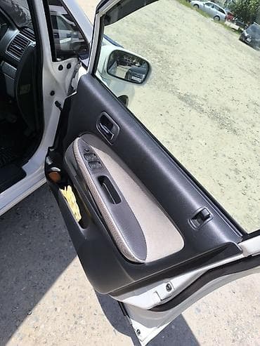 Honda Stream: 2004 г., 2 л, Автомат, Бензин, Минивэн — 10