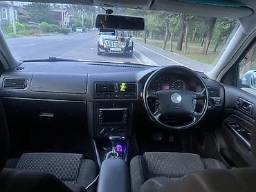 Продажа авто: Volkswagen Golf: 2004 г., 2 л, Автомат, Бензин, Хэтчбэк — 4