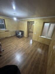 Үйдү ижарага алам: 40 кв. м, 2 бөлмө, Забор, тосулган, Жертөлө, ороо — 3