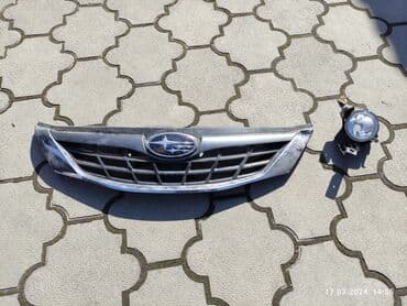 Решетка радиатора Subaru Б/у