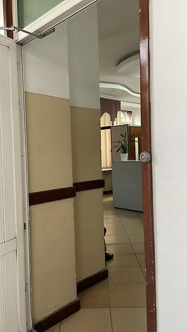 айнек эшик: 1 ком кВ берилет. Адрес: Токтоналиева 6 В 
3 этаж. Район Манас универ — 1