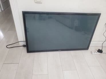 ТВ б/у в идеальном состоянии, все в комплекте подставка родная, пульт