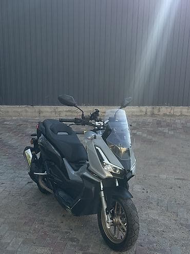 Макси-скутер Yamaha, 180 куб. см, Бензин, Колдонулган