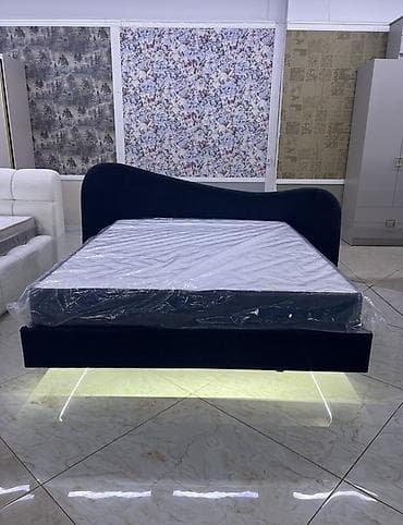 Кровать с подсветкой и мягким изголовьем - Современная парящая — 1