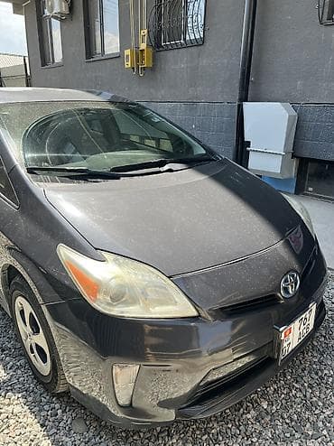 Toyota Prius: 2013 г., 1.8 л, Вариатор, Гибрид, Хэтчбэк at lalafo.kg Toyota Prius: 2013 г., 1.8 л, Вариатор, Гибрид, Хэтчбэк