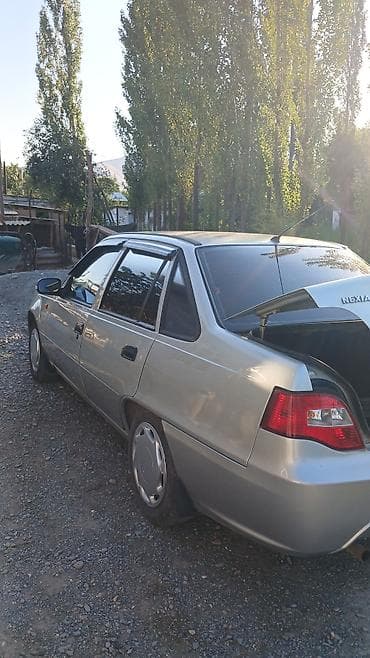 Унаа сатуу: Daewoo Nexia: 2009 г., 1.5 л, Кол менен иштөөчү, Бензин, Седан — 3