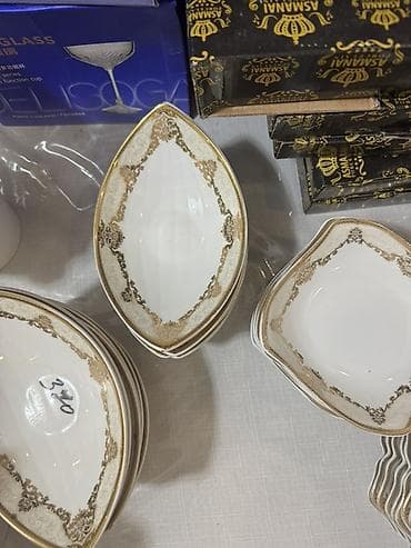 новый спортивный костюм: 🥗 Салатницы фарфоровые с золотым узором Продаются красивые салатницы — 3