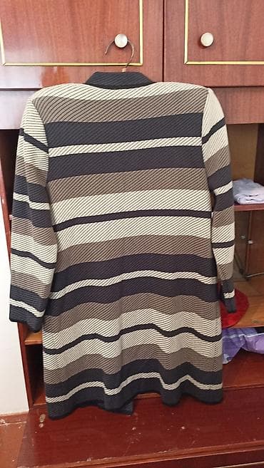 model: Женское демисезонное пальто/кардиган - Фасон: прямой силуэт, длина до — 3