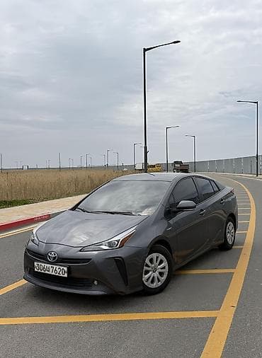 byd e2 2023: Toyota Prius: 2019 г., 1.8 л, Вариатор, Гибрид, Хэтчбэк — 4