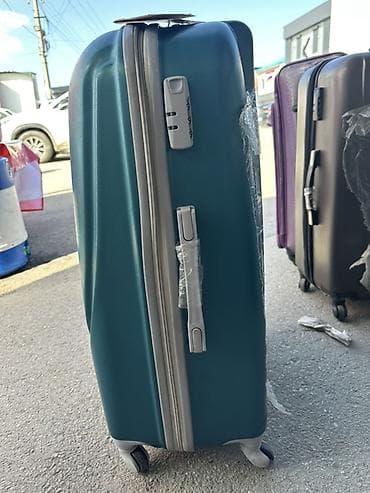 Чемодан, Новый, Материал: Пластик, Средний (40 - 70 л), Вращающиеся колеса на 360°, Кодовый замок, На колесах — 3