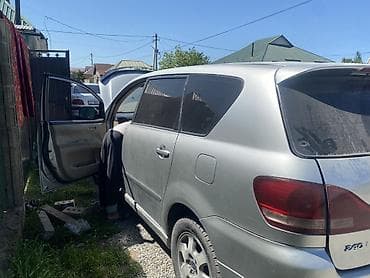 gac aion v: Toyota Ipsum: 2002 г., 2.4 л, Автомат, Газ, Минивэн — 3