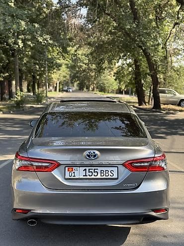 892 2: Toyota Camry: 2023 г., 2.5 л, Вариатор, Гибрид, Седан — 7