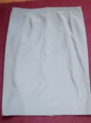 костюм с юбкой: Женский элегантный костюм-двойка в светло-сером/бежевом оттенке. - — 5