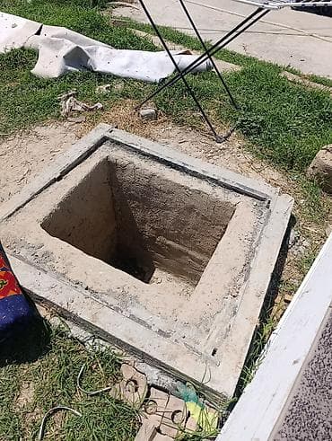 дом из бетона: Одноэтажный дом в стадии строительства. - Материал стен: саман — 6