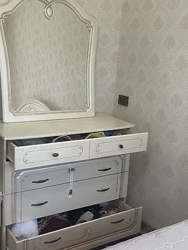 Спальные гарнитуры: Спальный гарнитур, Б/у, Двуспальная кровать, Трюмо, Россия, Самовывоз, цвет - Белый — 3