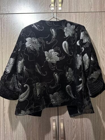 пиджаки женские бишкек: Очень красивая жилетка/пиджак женский! Размер 46-52! Бархат с кожаными — 2