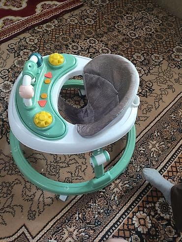 Ходунки для малышей - Круглая устойчивая база с поворотными колесами at lalafo.kg Ходунки для малышей - Круглая устойчивая база с поворотными колесами