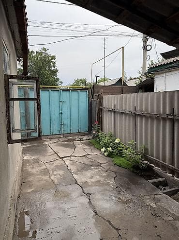 Продаеться дом верхней части г.Кара Балта по ул.Токтогула.район