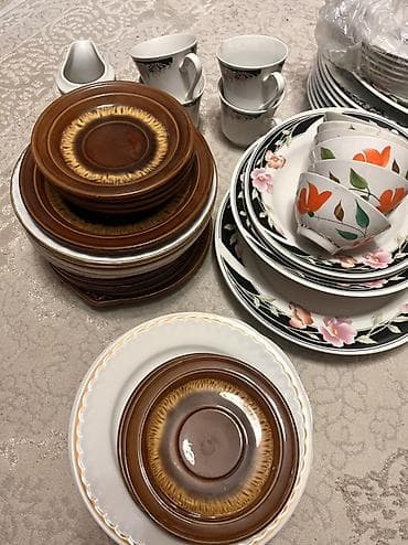 Отдам даром столовую посуду: тарелки, супницы, миски, кружки и пиалки — 1
