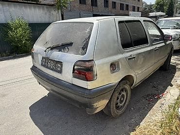 Продажа авто: Volkswagen Golf: 1984 г., 1.6 л, Механика, Бензин, Хэтчбэк — 4