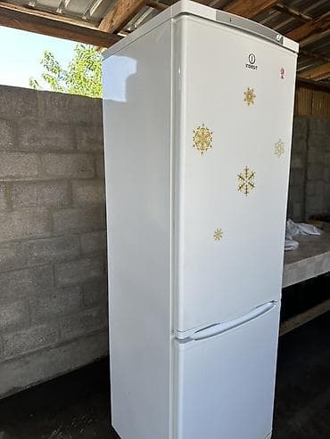 Холодильник Indesit, Б/у, Двухкамерный, De frost (капельный)