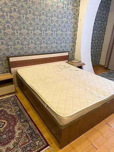 Спальные гарнитуры: Кровать двуспальная с высоким изголовьем, размер спального места — 3